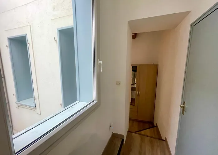 Capitole, Grand T1 Bis, Lumineux, Neuf. Apartment